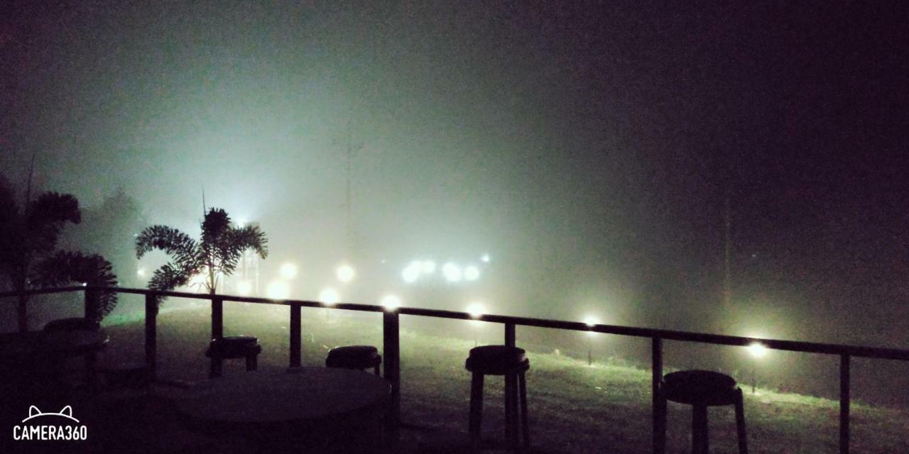 น็อคดาวน์ Hotell Khao Kho Eksteriør bilde